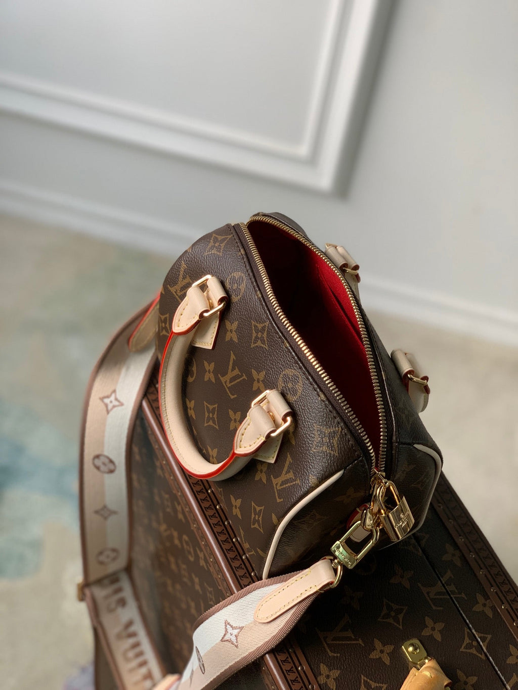 Louis Vuitton Speedy Bandouli¨¨re 20 Monogram Beige Strap - 20.5 x 13.5 x 12.0 cm